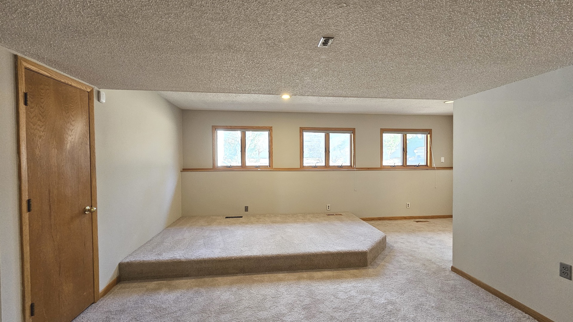 1914 Woodfield Road Champaign, IL 61822 - Photo 42 of 54 Gallery Image 42