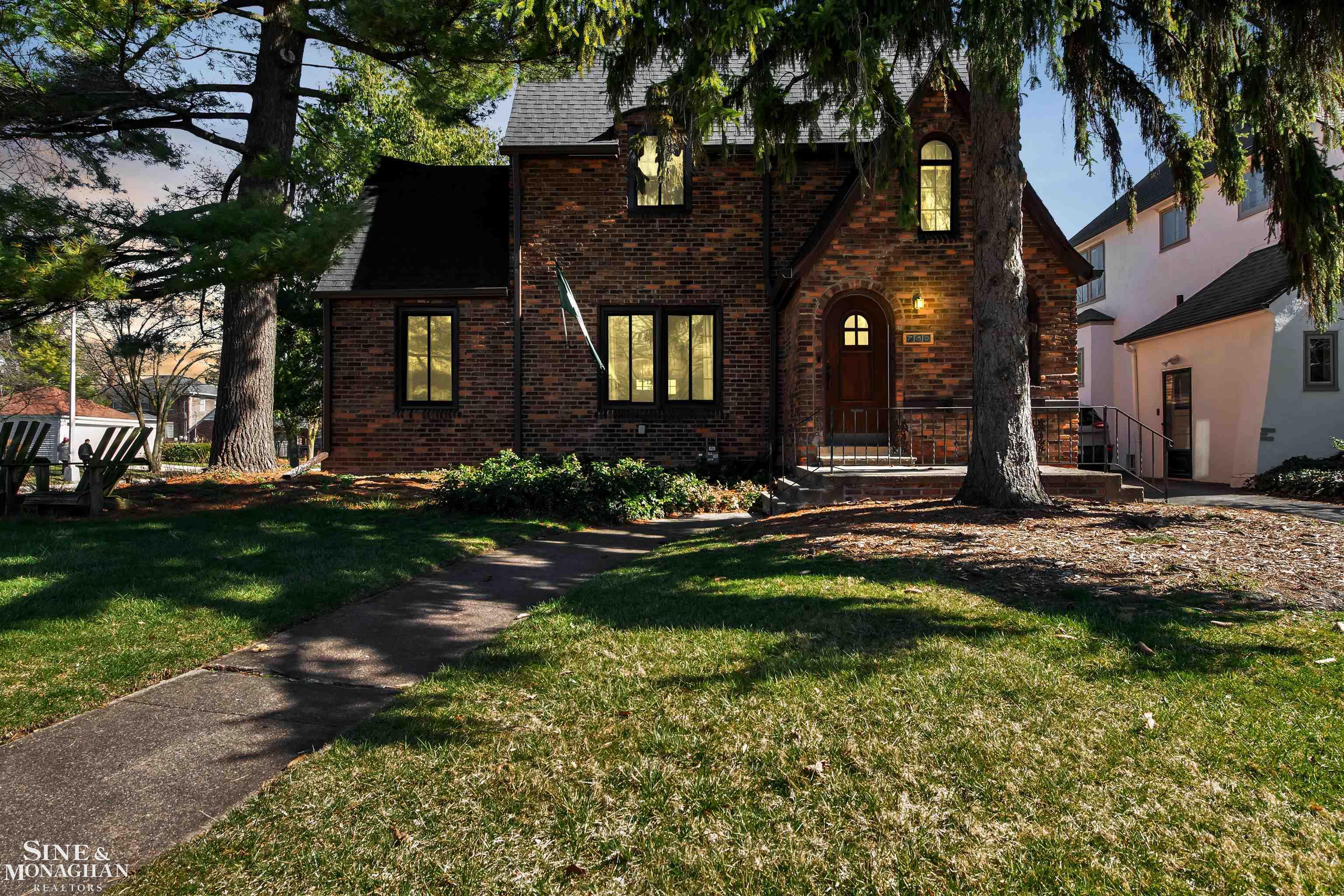 780 Washington Grosse Pointe, MI 48230 - Photo 25 of 36 50136228-9899f866-422b-458c-97c0-ac68310a7e07.JPG