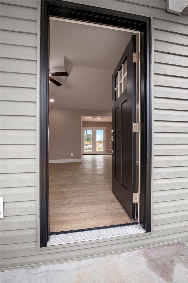 207 Mitchell Street Corbin, KY 40701 - Photo 3 of 38 03-Front Door