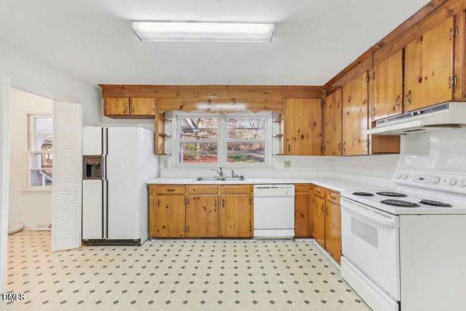 209 High House Road Cary, NC 27513 - Photo 4 of 9 20260224223645727884000000-o