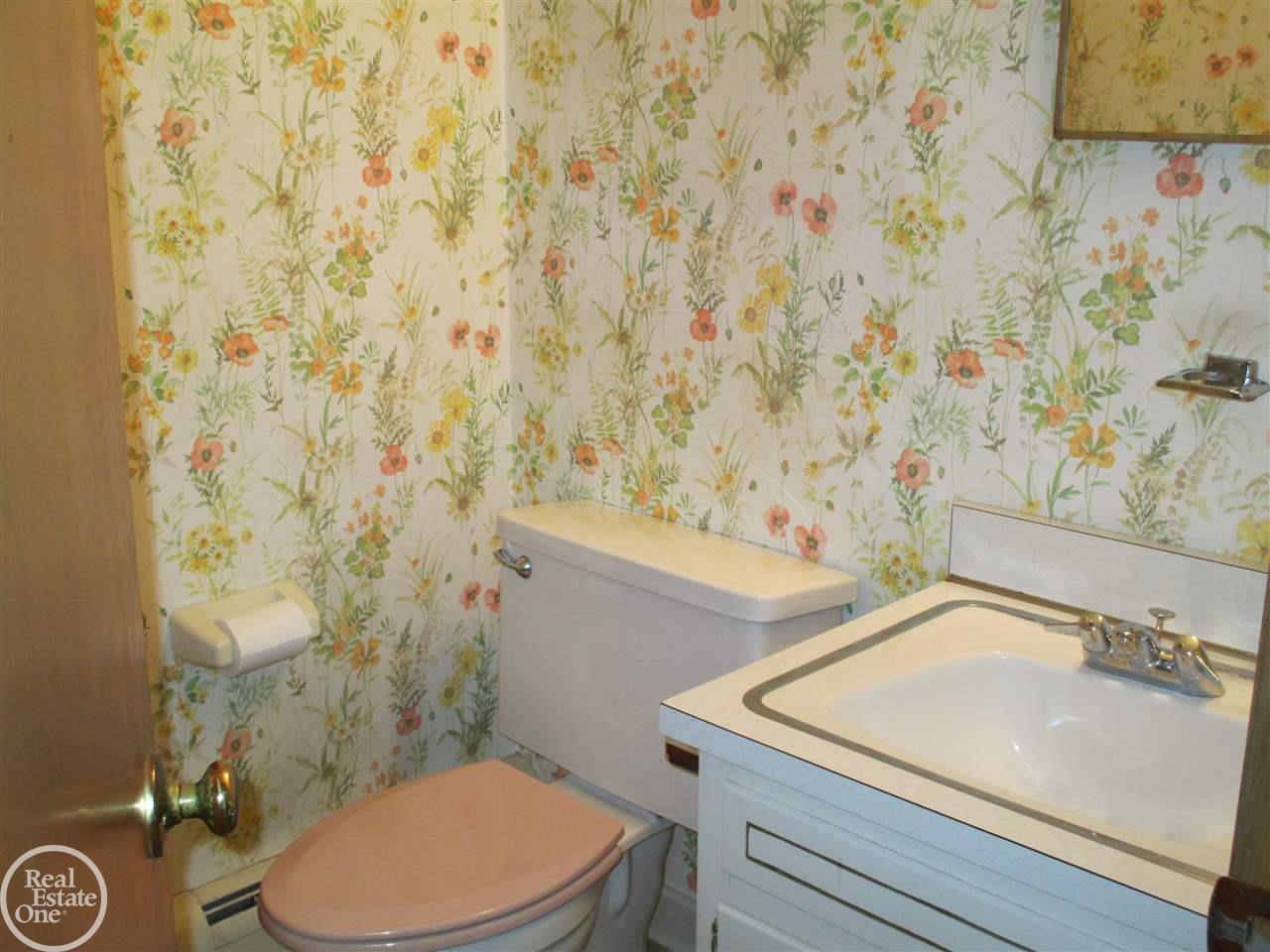 763 Hampton Road Grosse Pointe, MI 48236 - Photo 6 of 16 31244458-5.JPG