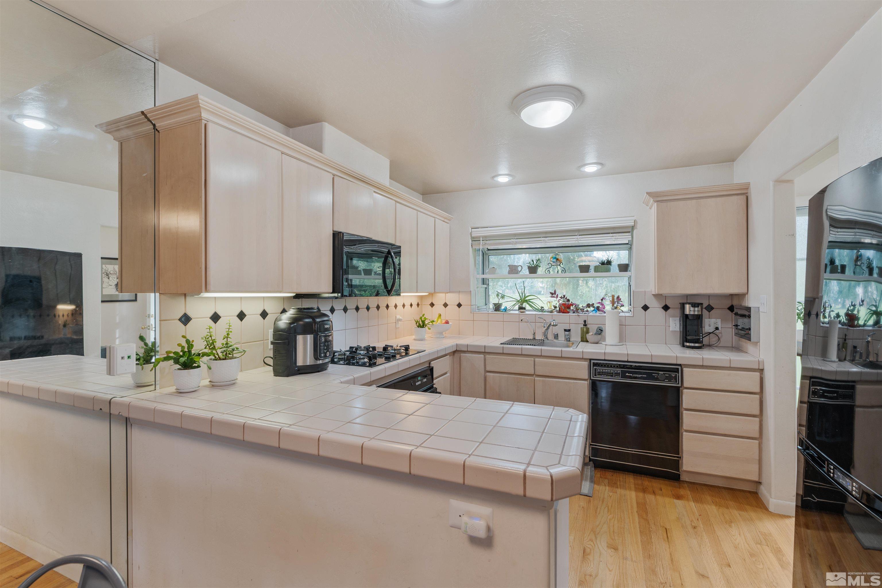 93 Smithridge Park Reno, NV 89502 - Photo 7 of 40 Photo 7