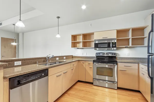 $355,000 | 309 West Washington Avenue, Unit 512, Madison, WI 53703