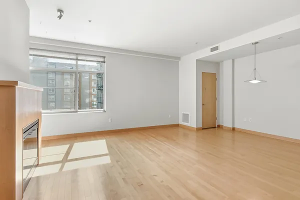 $355,000 | 309 West Washington Avenue, Unit 512, Madison, WI 53703
