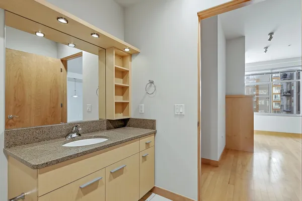 $355,000 | 309 West Washington Avenue, Unit 512, Madison, WI 53703