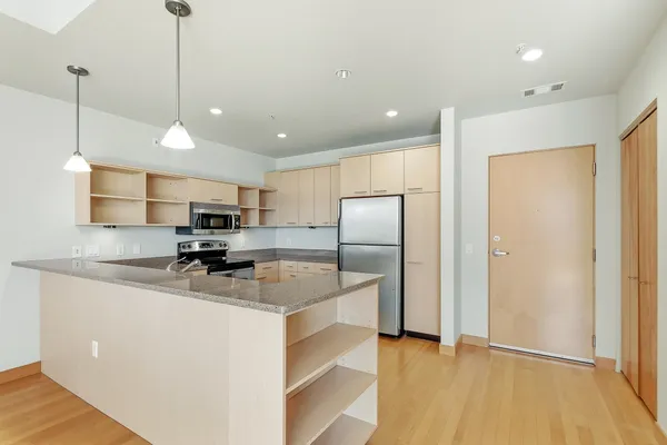 $355,000 | 309 West Washington Avenue, Unit 512, Madison, WI 53703