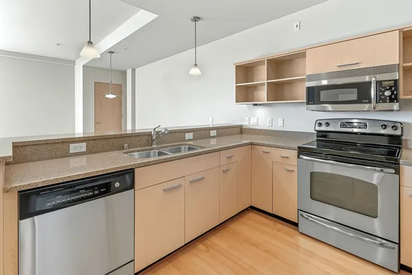 $355,000 | 309 West Washington Avenue, Unit 512, Madison, WI 53703