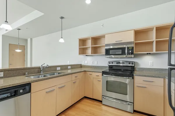 $355,000 | 309 West Washington Avenue, Unit 512, Madison, WI 53703