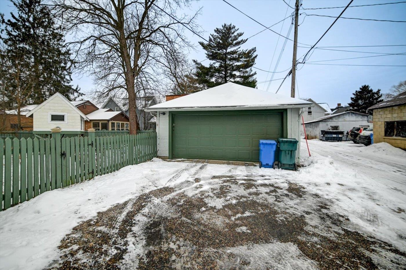 809 Oak Street Baraboo, WI 53913 - Photo 13 of 82