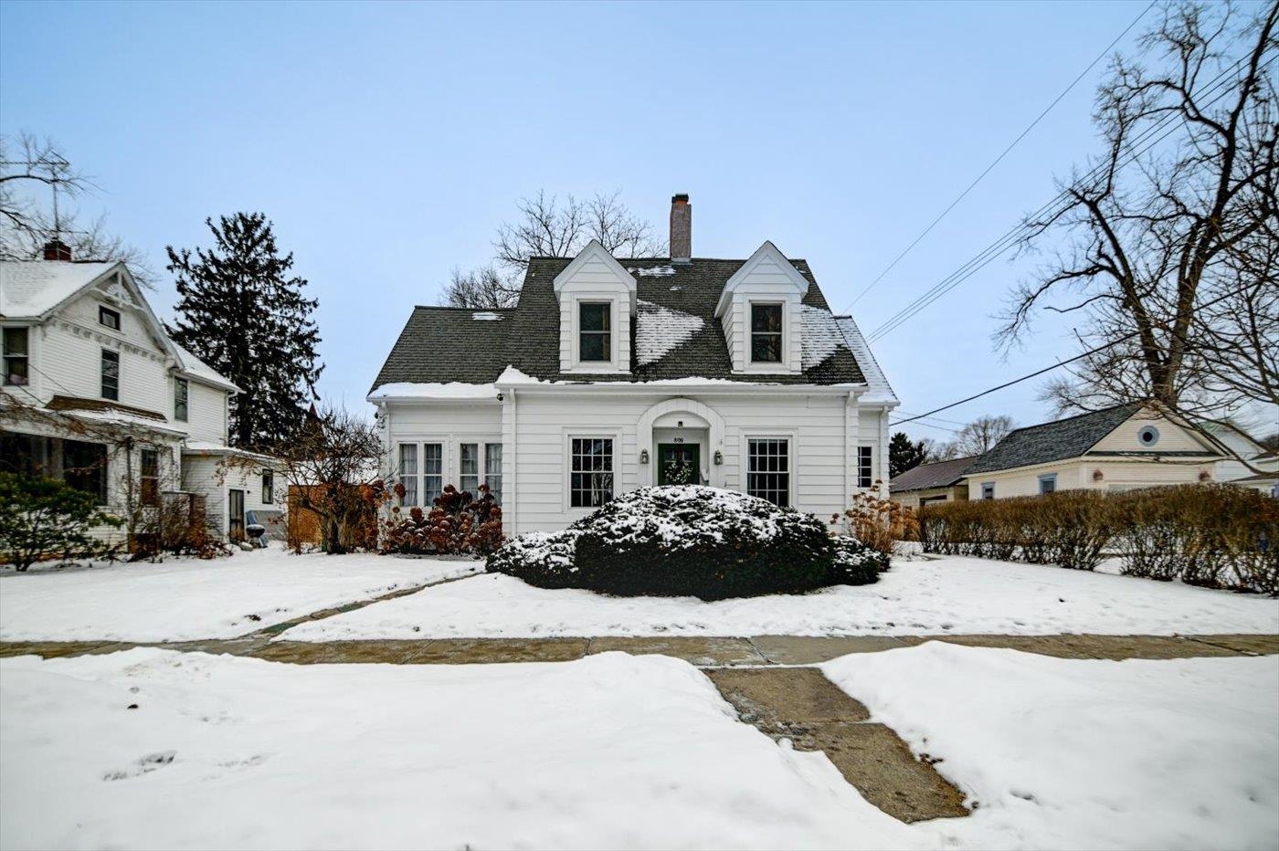 809 Oak Street Baraboo, WI 53913 - Photo 3 of 82