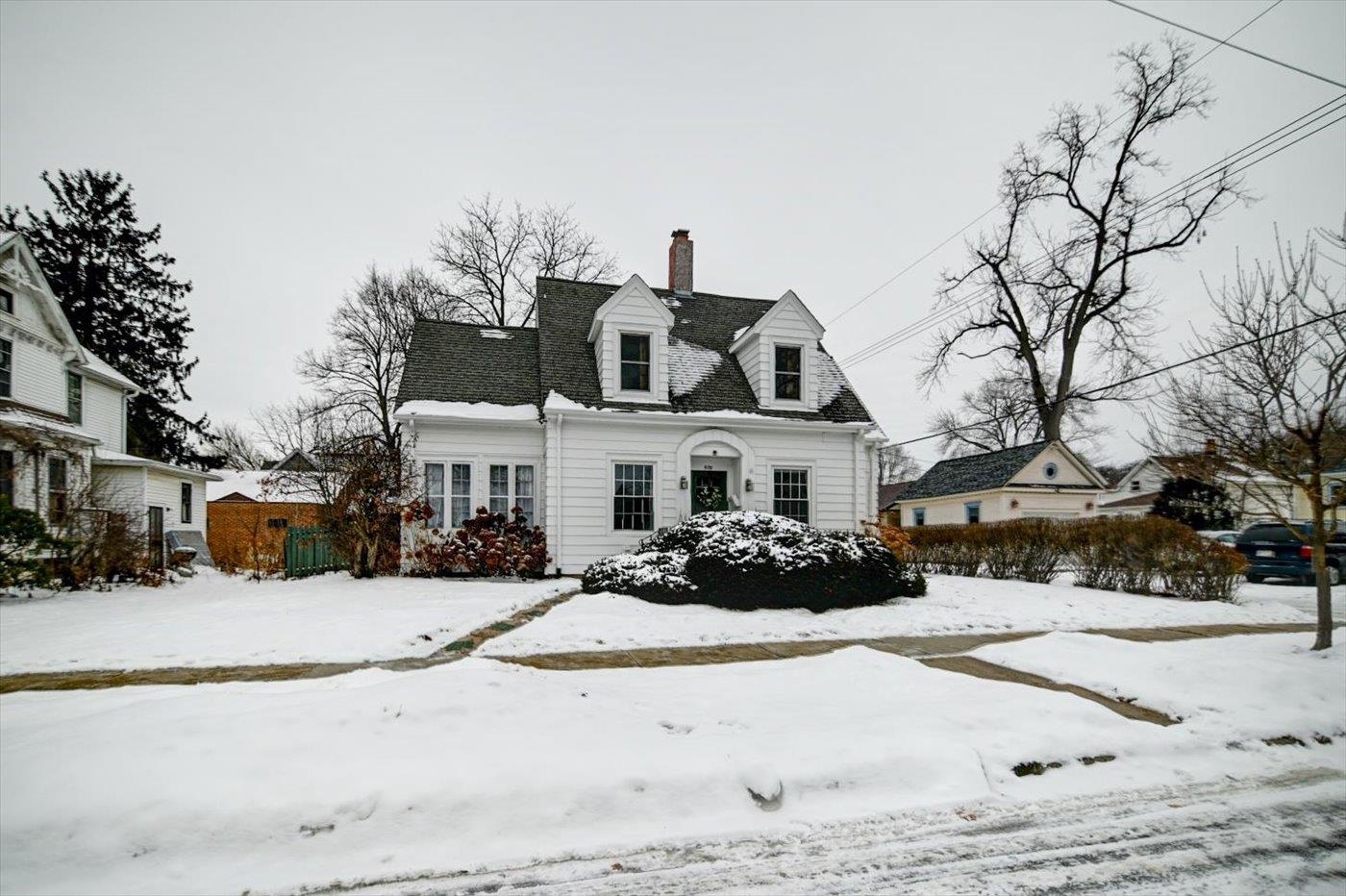 809 Oak Street Baraboo, WI 53913 - Photo 4 of 82