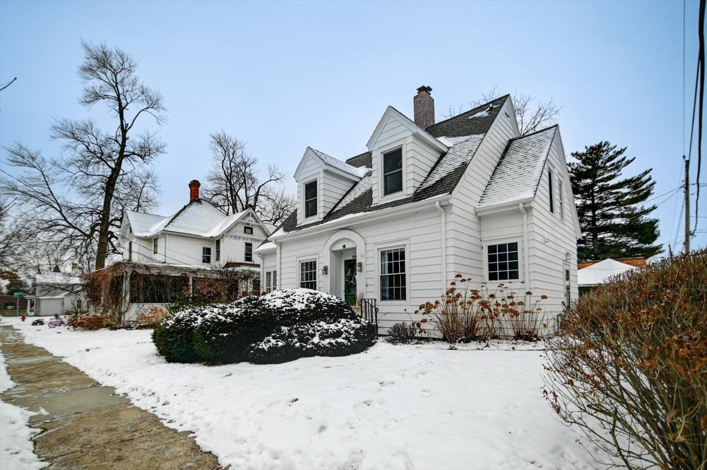 809 Oak Street Baraboo, WI 53913 - Photo 5 of 82