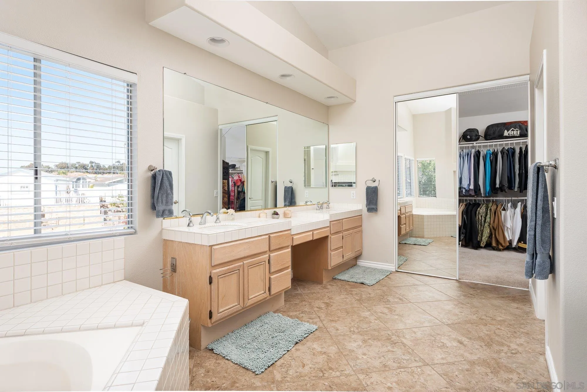 657 Cantara Lane Vista, CA 92081 - Photo 32 of 61