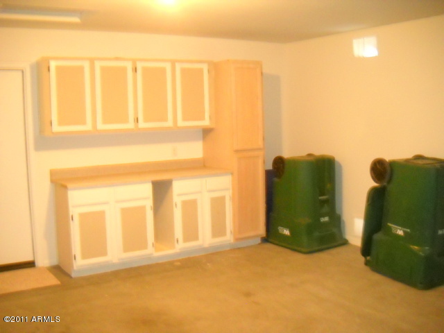 22693 North Davis Way Maricopa, AZ 85138 - Photo 12 of 13 GARAGE_PAINT
