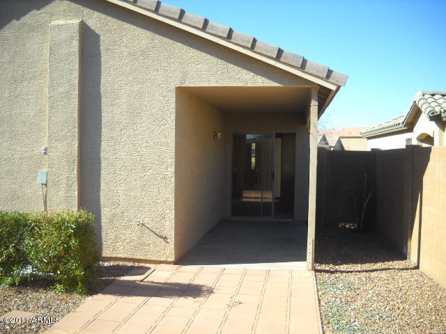 22693 North Davis Way Maricopa, AZ 85138 - Photo 2 of 13 CVRDPATIO