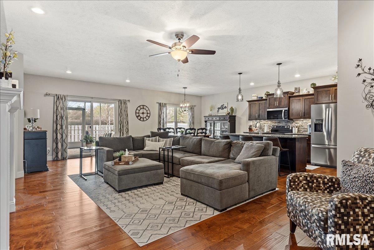 1508 Balfour Drive Springfield, IL 62711 - Photo 3 of 38