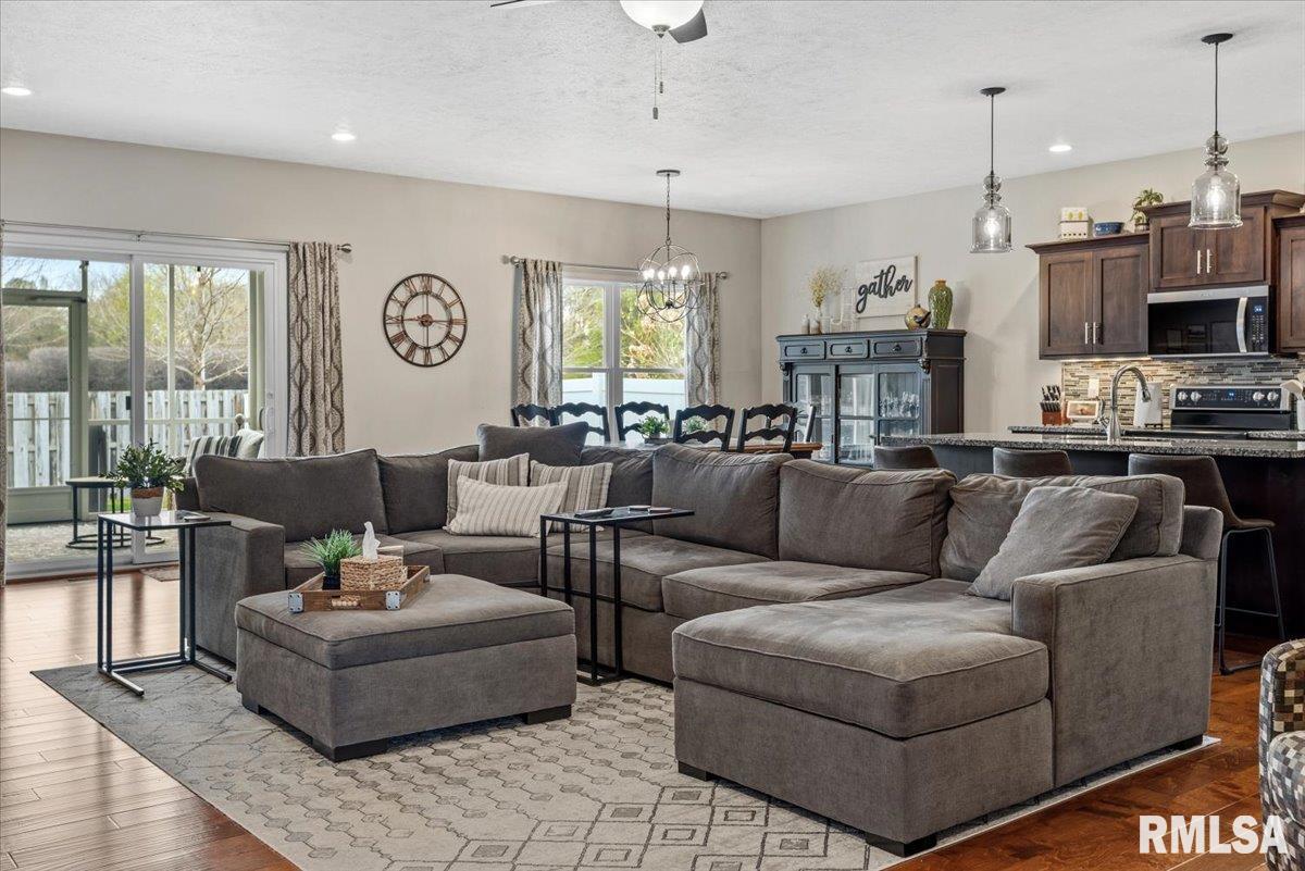 1508 Balfour Drive Springfield, IL 62711 - Photo 4 of 38