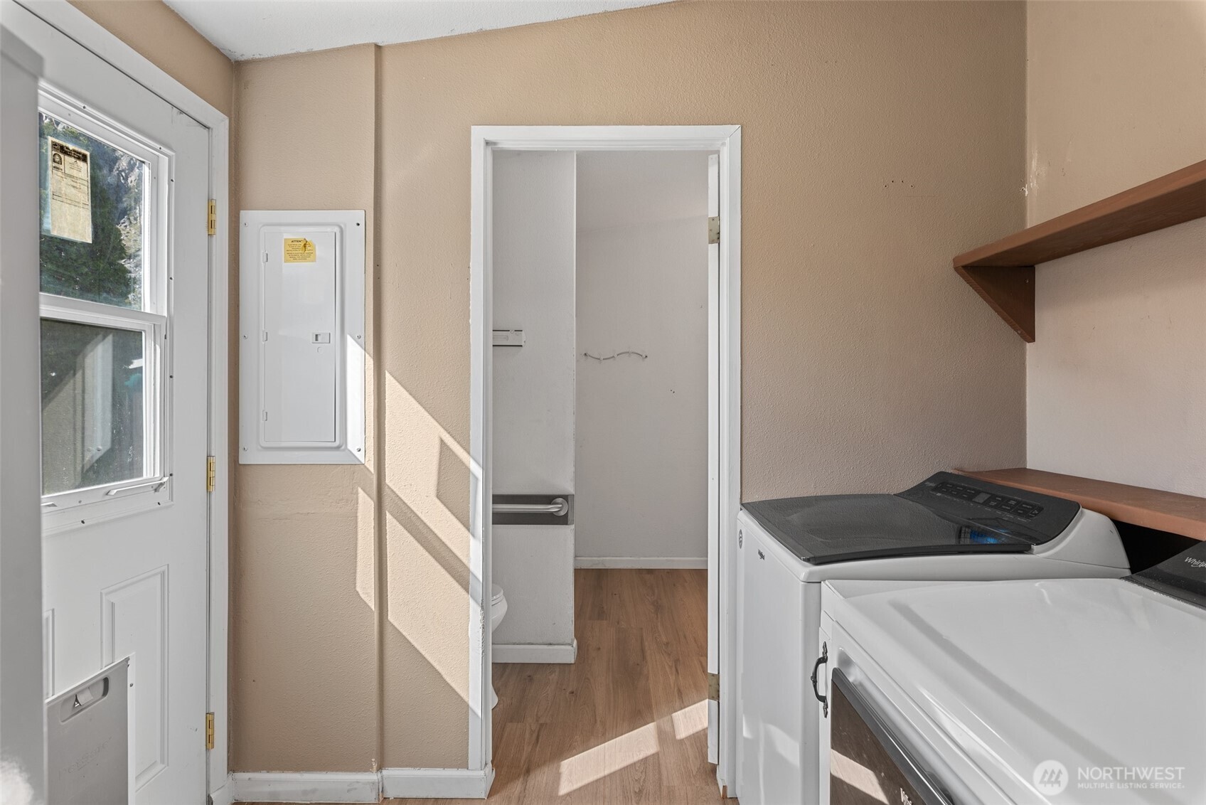 14934 Golden Delicious Street Entiat, WA 98822 - Photo 14 of 33 a kitchen with a refrigerator and a stove