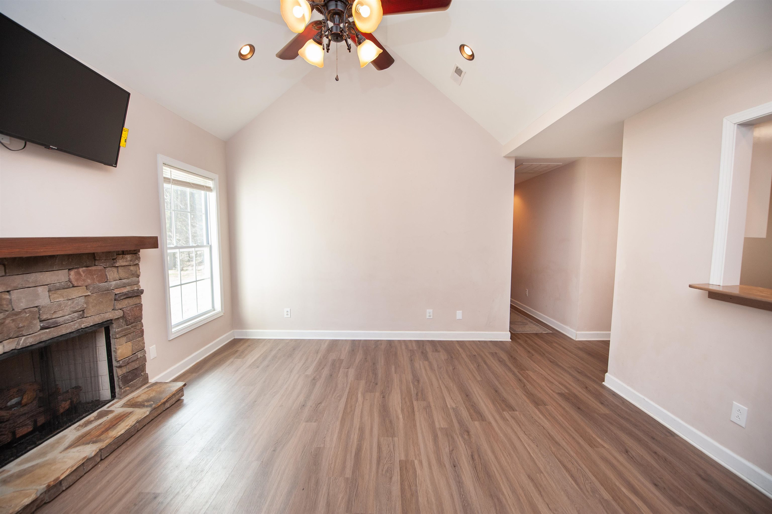 216 Hillcrest Drive Gaffney, SC 29340 - Photo 5 of 50