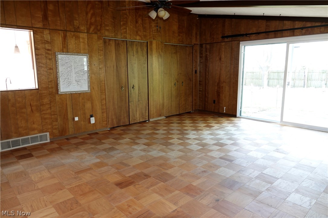 1661 Chelmsford Road Cleveland, OH 44124 - Photo 13 of 27