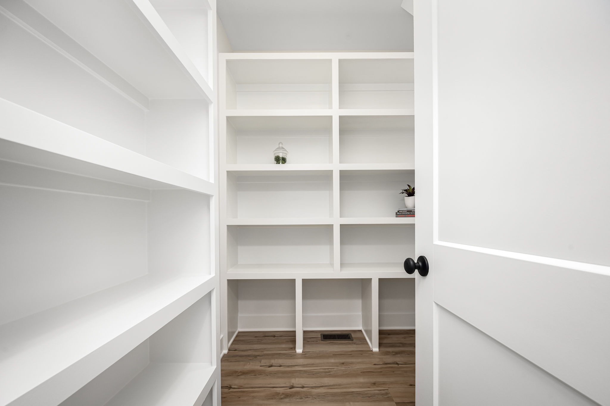 7302 West Gum Road Murfreesboro, TN 37127 - Photo 23 of 53 a view of a room with shelf