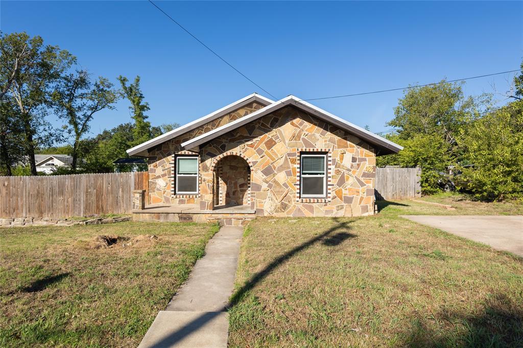 709 North Rusk Street Weatherford, TX 76086 - Photo 1 of 31 Gallery Image 1