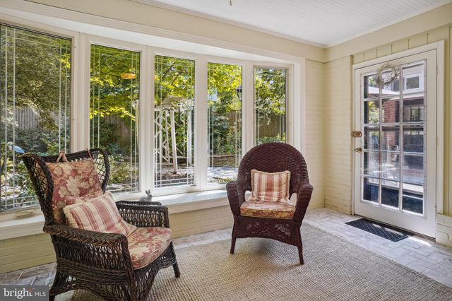 $1,310,000 | 410 Virginia Avenue, Alexandria, VA 22302