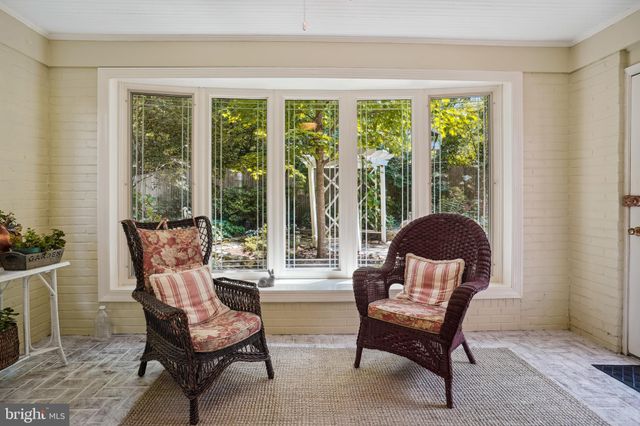 $1,310,000 | 410 Virginia Avenue, Alexandria, VA 22302