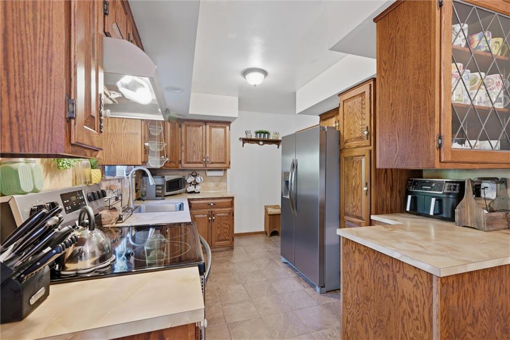 915 North Keel Ridge Road Hermitage, PA 16148 - Photo 6 of 35