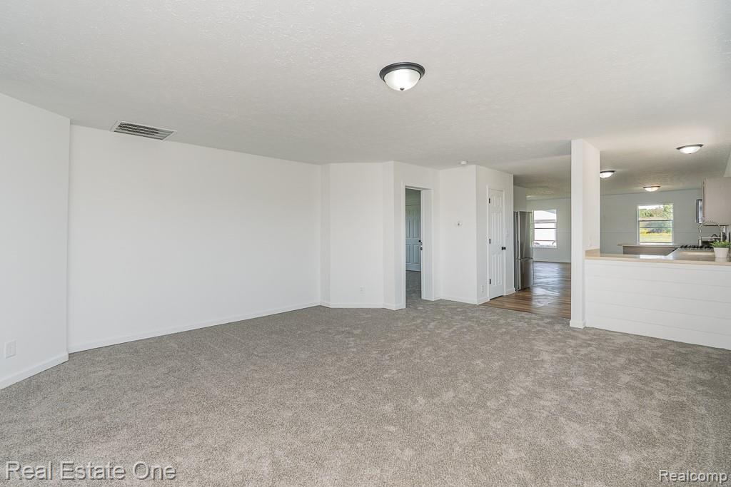 10185 North Genesee Road Mount Morris, MI 48458 - Photo 2 of 30