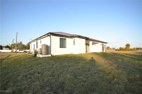 a view of back yard