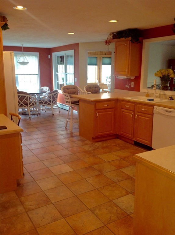 17 Hycrest Road Charlton, MA 01507 - Photo 6 of 17 Gallery Image 6