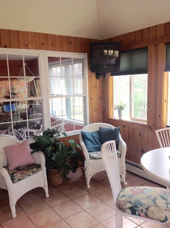 17 Hycrest Road Charlton, MA 01507 - Photo 9 of 17 Gallery Image 9