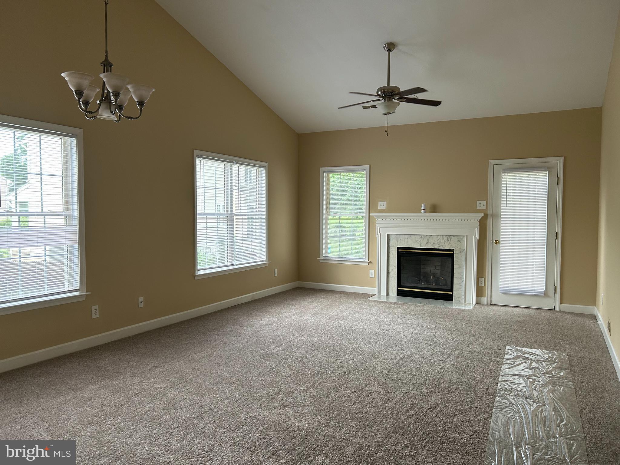 35112 Somerset Ridge Road Locust Grove, VA 22508 - Photo 8 of 21 Great rm w/ vaulted ceilings & lots of windows