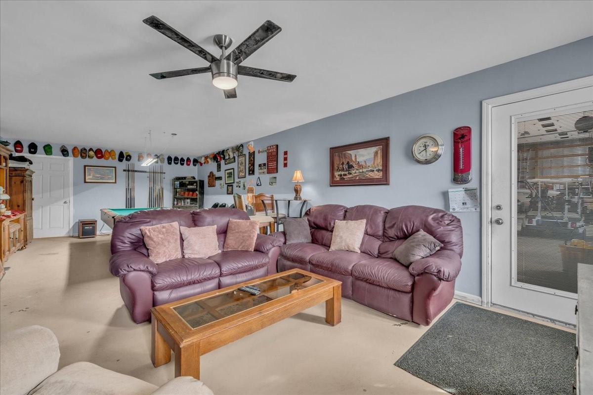 3404 Awalt Road Tullahoma, TN 37388 - Photo 58 of 84 a living room with furniture