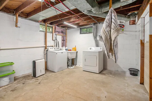 $215,000 | 32780 Highway 43, Paw Paw, MI 49079