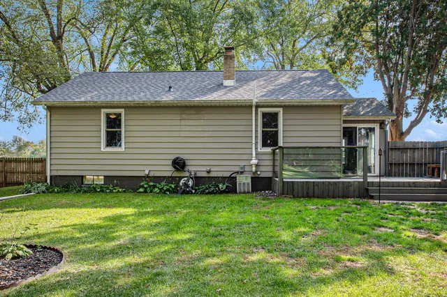 $215,000 | 32780 Highway 43, Paw Paw, MI 49079