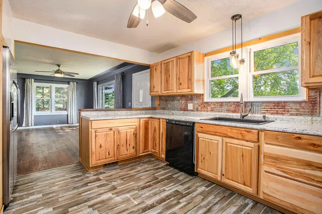 $215,000 | 32780 Highway 43, Paw Paw, MI 49079