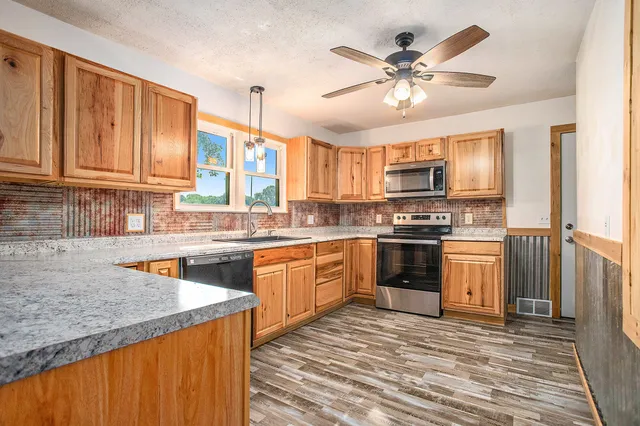 $215,000 | 32780 Highway 43, Paw Paw, MI 49079