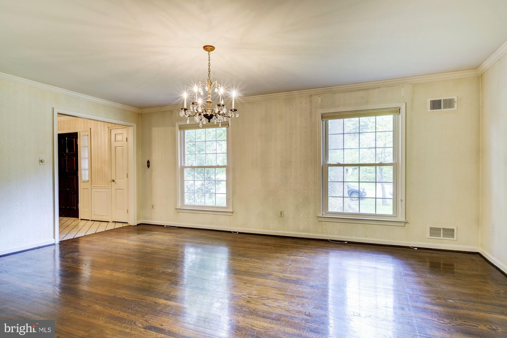 14125 Rippling Brook Drive Silver Spring, MD 20906 - Photo 5 of 54 Living Room