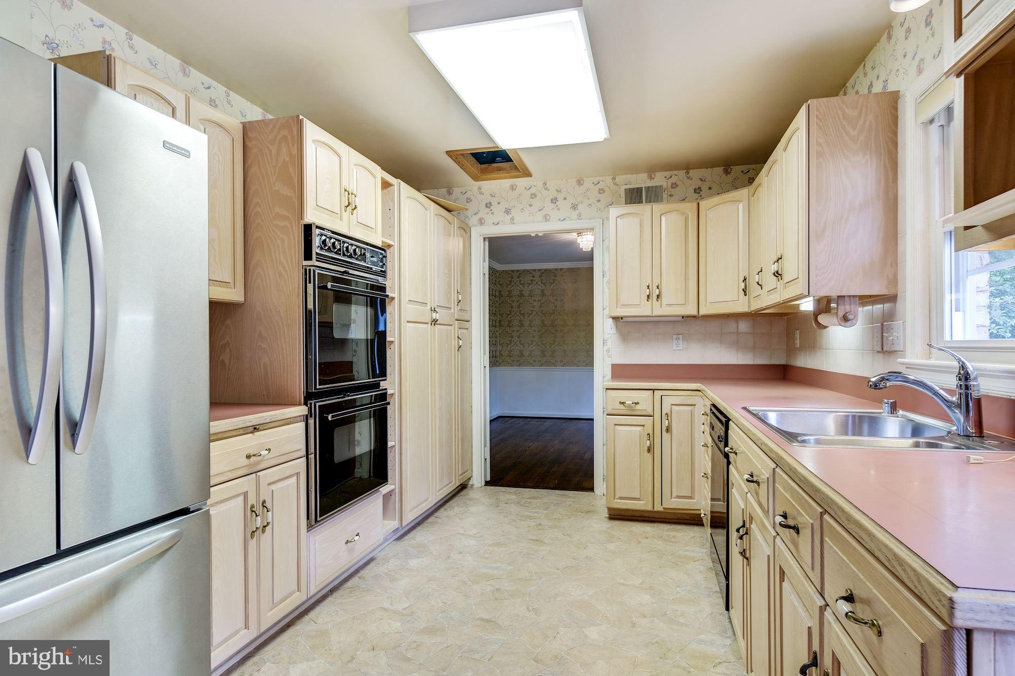 14125 Rippling Brook Drive Silver Spring, MD 20906 - Photo 9 of 54 Eat-In Kitchen