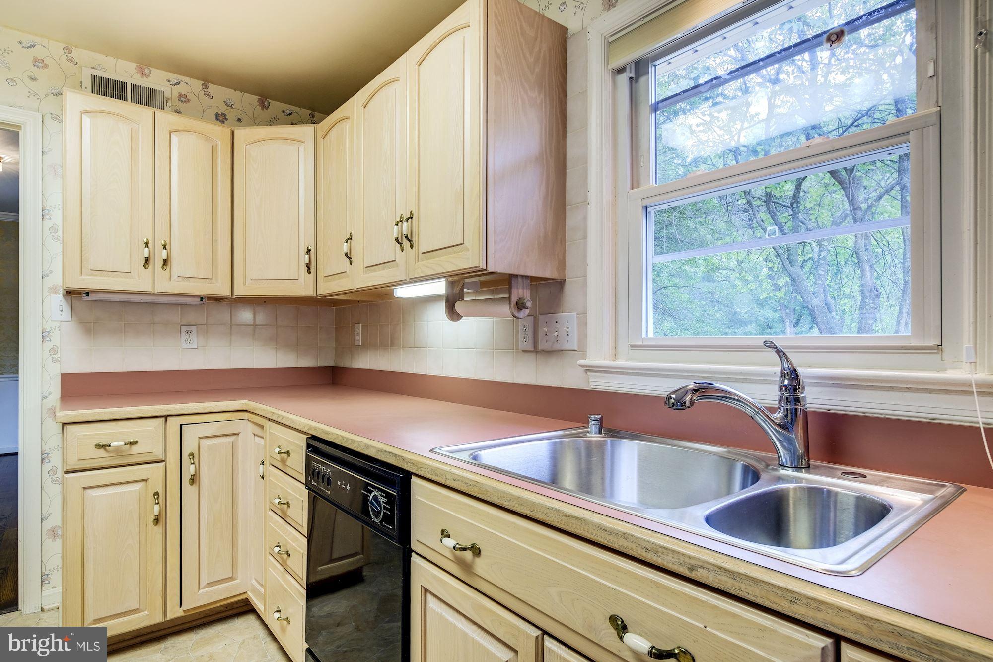 14125 Rippling Brook Drive Silver Spring, MD 20906 - Photo 10 of 54 Eat-In Kitchen