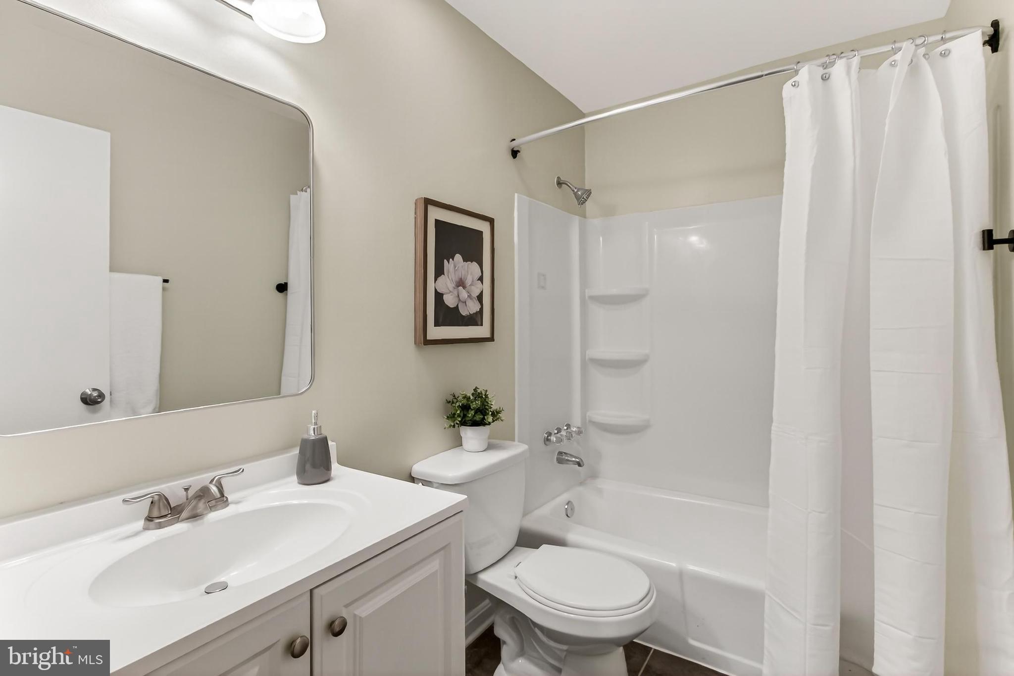 1498 Roundleaf Court Reston, VA 20190 - Photo 51 of 62 Refreshed Ensuite Bath