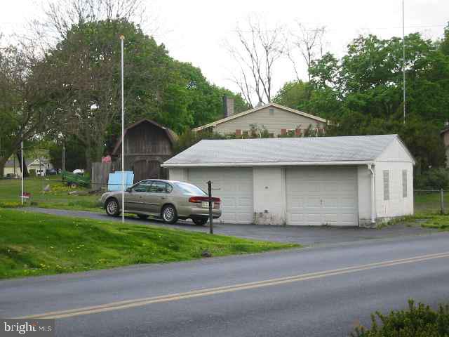 472 Wolfs Bridge Road Carlisle, PA 17013 - Photo 2 of 3 Gallery Image 2