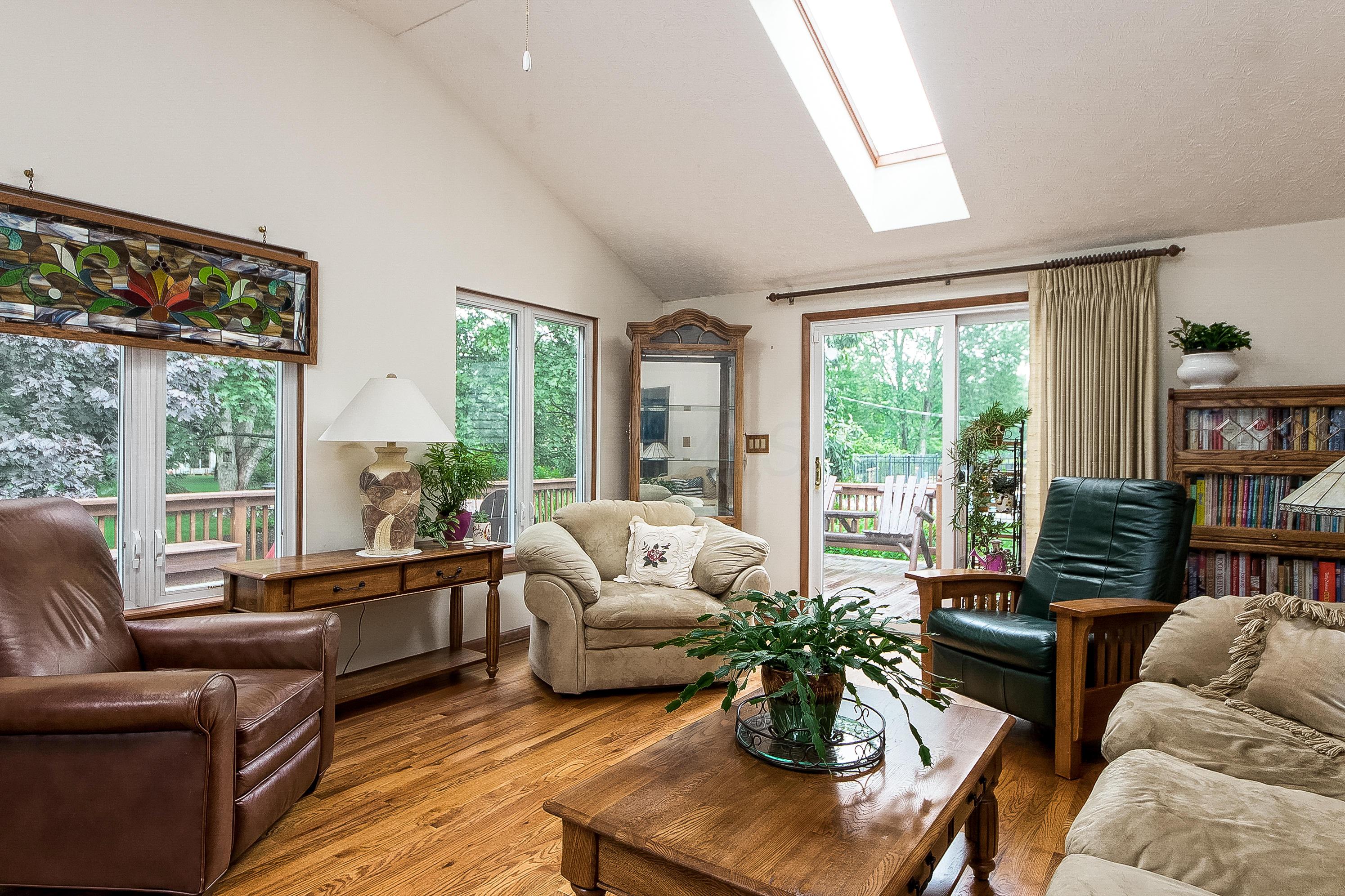 6612 Millbrae Road Columbus, OH 43235 - Photo 4 of 24 Gallery Image 4