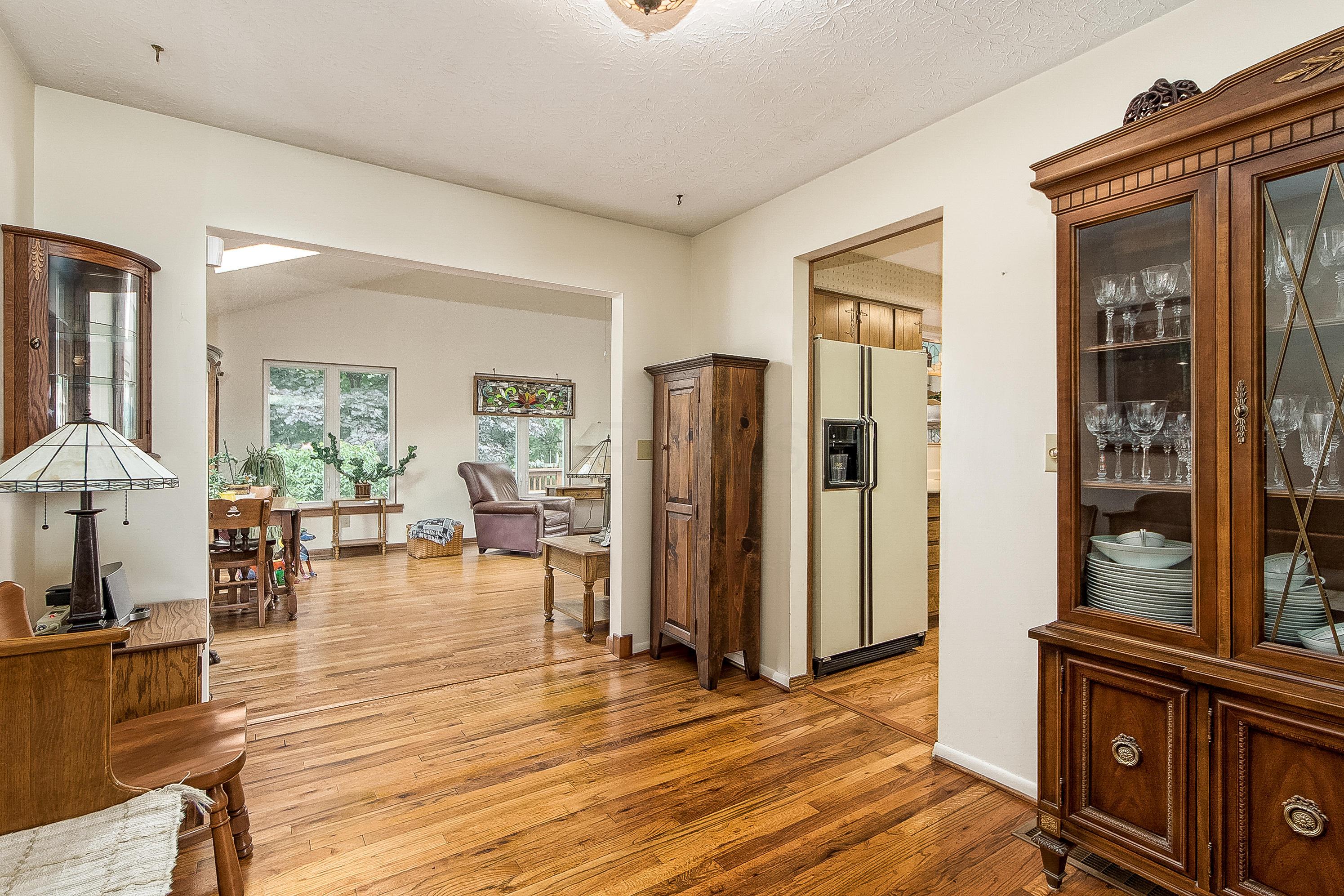 6612 Millbrae Road Columbus, OH 43235 - Photo 6 of 24 Gallery Image 6