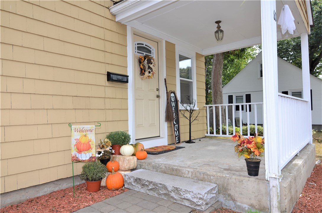 60 Inman Avenue Warwick, RI 02886 - Photo 1 of 29 Gallery Image 1