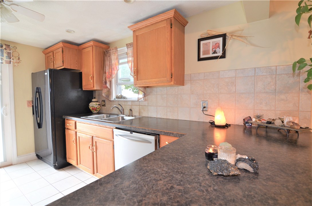 60 Inman Avenue Warwick, RI 02886 - Photo 6 of 29 Gallery Image 6