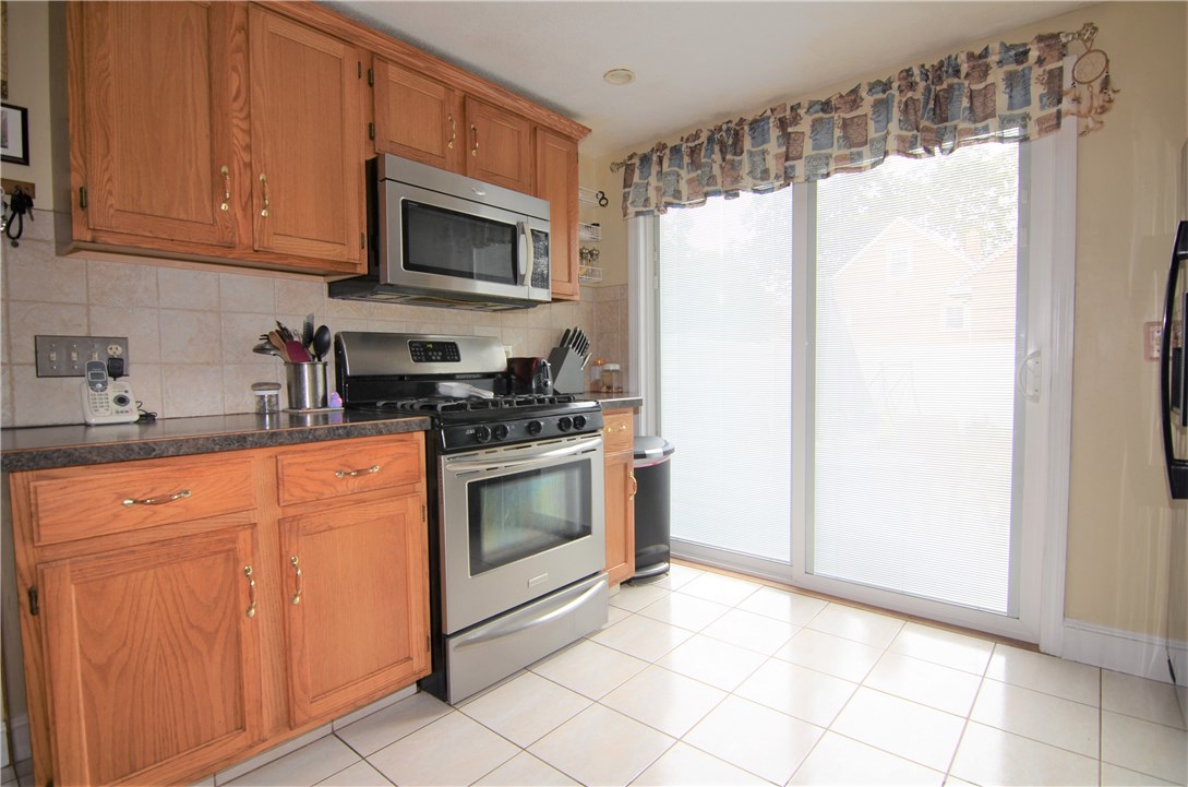 60 Inman Avenue Warwick, RI 02886 - Photo 7 of 29 Gallery Image 7