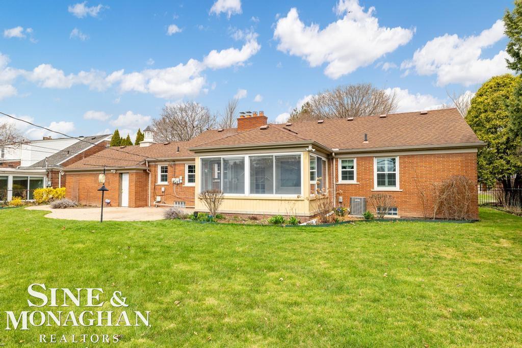 51 Roslyn Road Grosse Pointe, MI 48236 - Photo 37 of 47 50171090-7022d917-4e17-4413-97cf-cefe5fb8481e.JPG